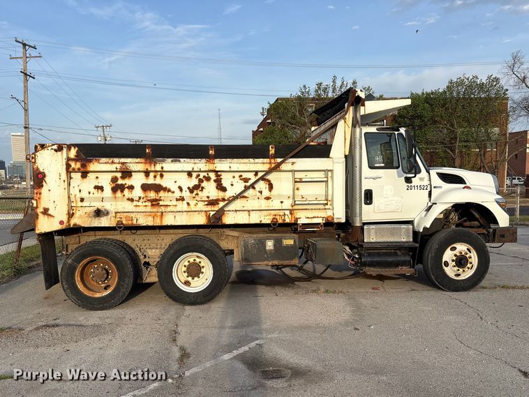 image for item FB8673 2011 International WorkStar 7400 dump truck