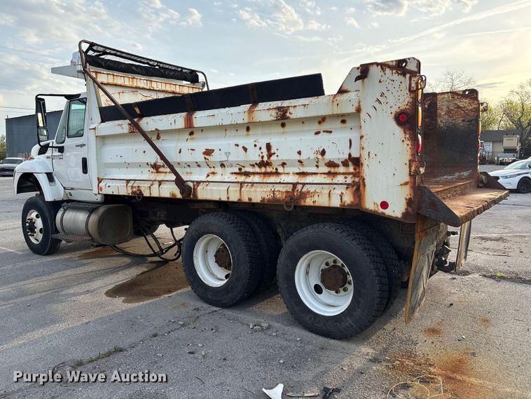 image for item FB8673 2011 International WorkStar 7400 dump truck