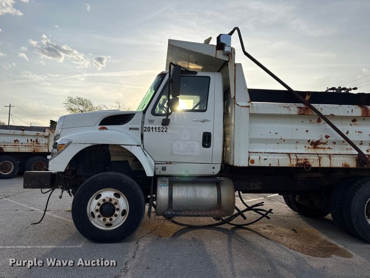 image for item FB8673 2011 International WorkStar 7400 dump truck