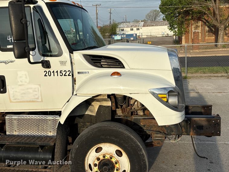 image for item FB8673 2011 International WorkStar 7400 dump truck