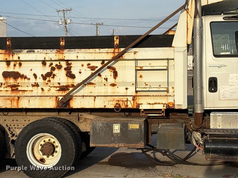 image for item FB8673 2011 International WorkStar 7400 dump truck