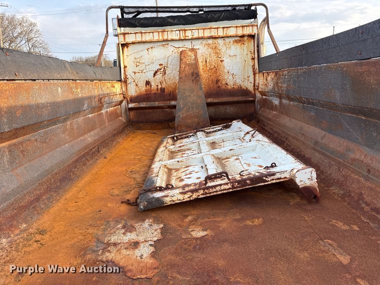 image for item FB8673 2011 International WorkStar 7400 dump truck