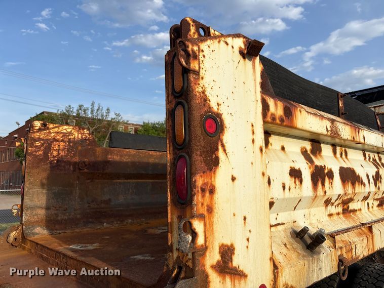 image for item FB8673 2011 International WorkStar 7400 dump truck