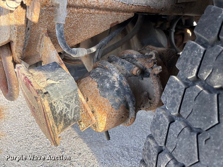 image for item FB8673 2011 International WorkStar 7400 dump truck