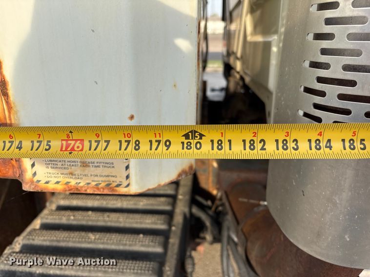 image for item FB8673 2011 International WorkStar 7400 dump truck