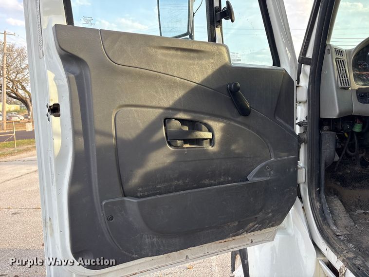 image for item FB8673 2011 International WorkStar 7400 dump truck