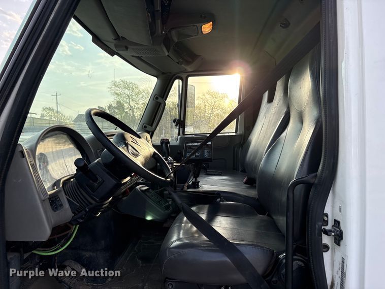 image for item FB8673 2011 International WorkStar 7400 dump truck