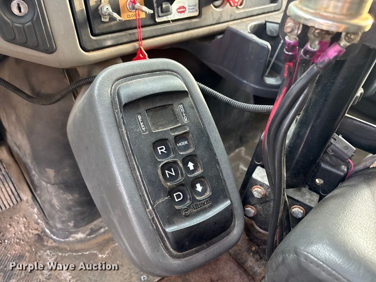 image for item FB8673 2011 International WorkStar 7400 dump truck