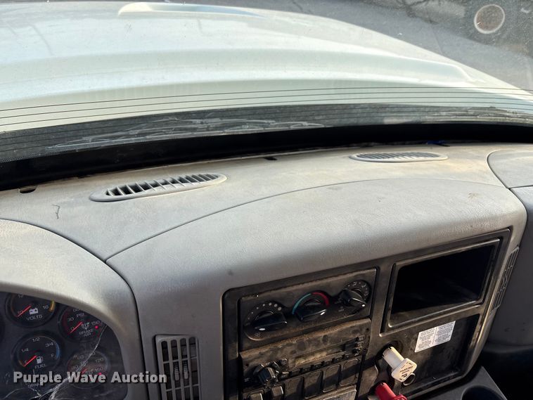 image for item FB8673 2011 International WorkStar 7400 dump truck