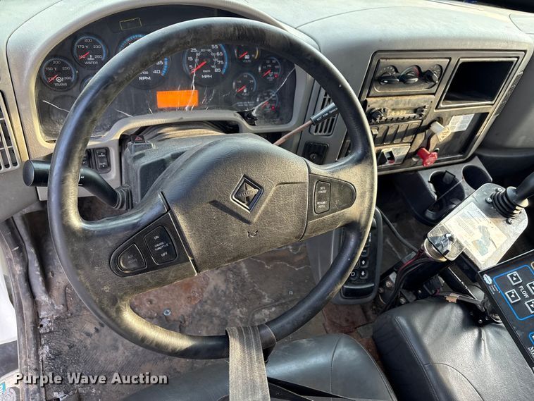 image for item FB8673 2011 International WorkStar 7400 dump truck