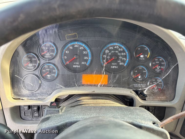 image for item FB8673 2011 International WorkStar 7400 dump truck