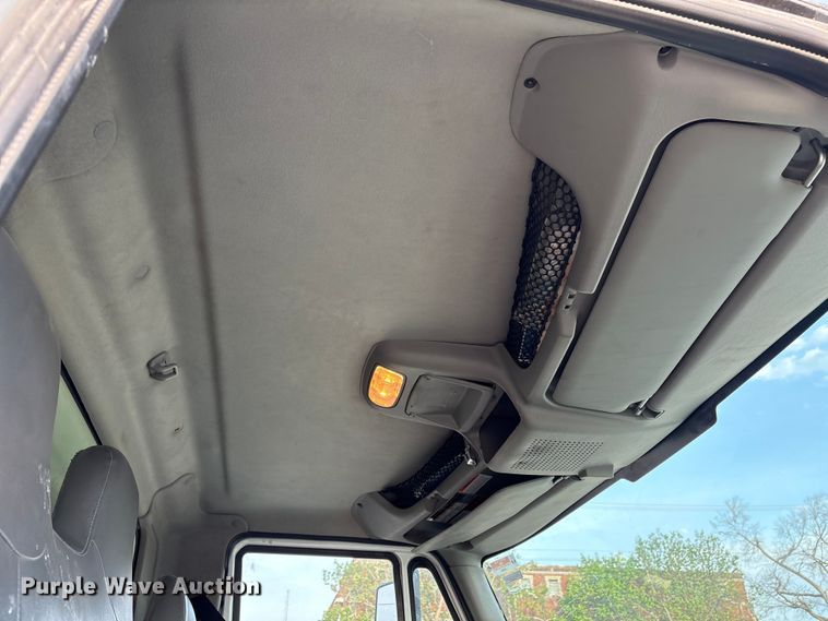 image for item FB8673 2011 International WorkStar 7400 dump truck