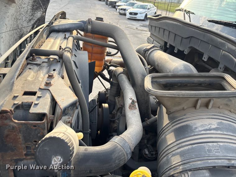 image for item FB8673 2011 International WorkStar 7400 dump truck