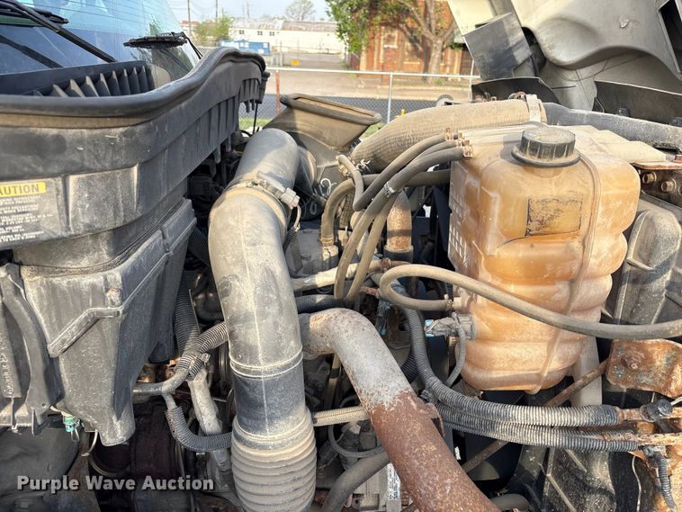 image for item FB8673 2011 International WorkStar 7400 dump truck