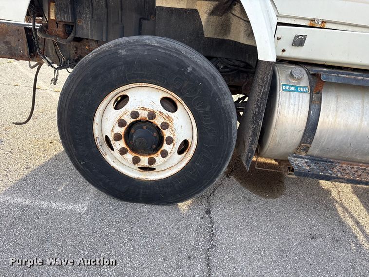 image for item FB8673 2011 International WorkStar 7400 dump truck