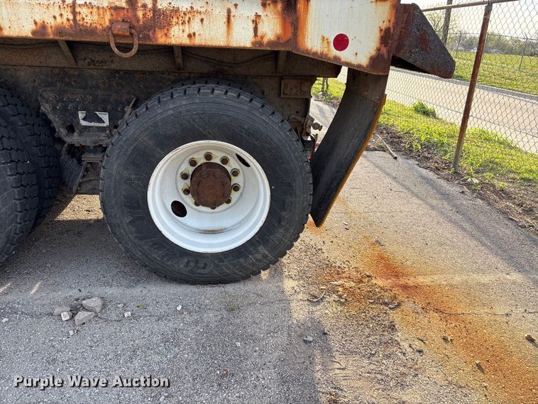 image for item FB8673 2011 International WorkStar 7400 dump truck