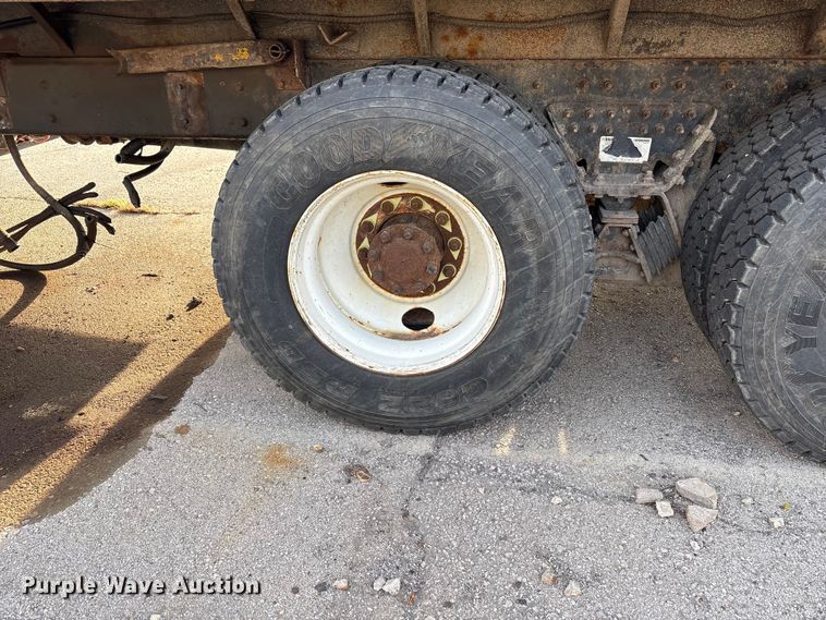 image for item FB8673 2011 International WorkStar 7400 dump truck