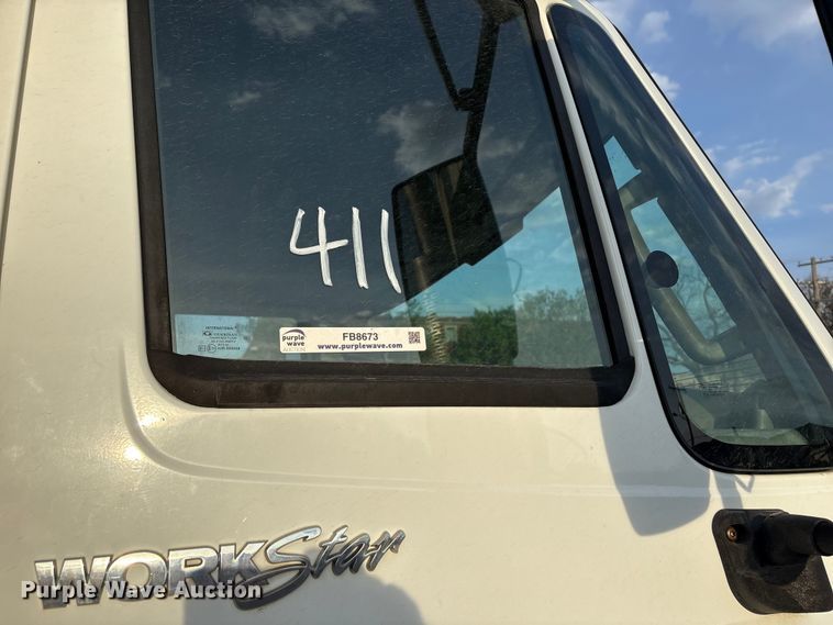 image for item FB8673 2011 International WorkStar 7400 dump truck