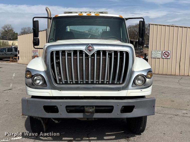image for item FB8676 2011 International WorkStar 7400 utility / service truck