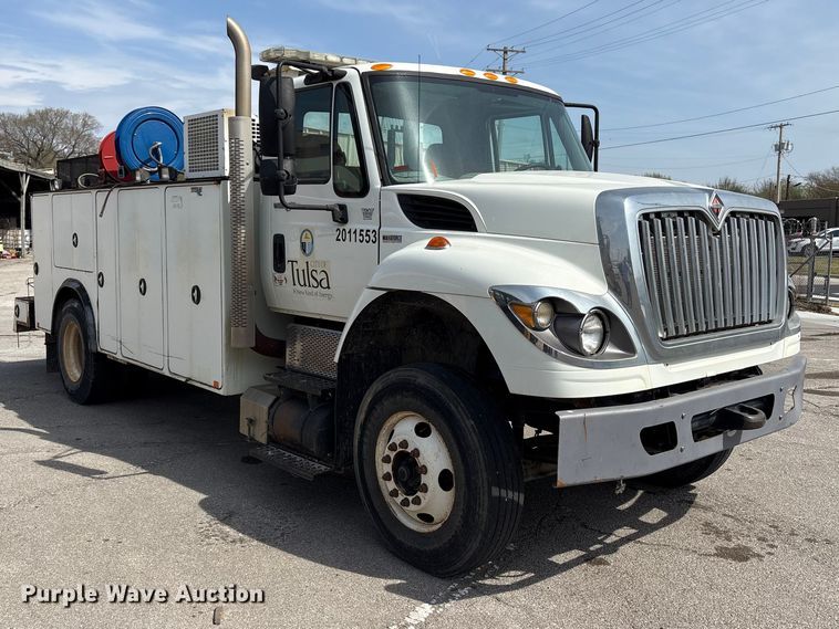 image for item FB8676 2011 International WorkStar 7400 utility / service truck