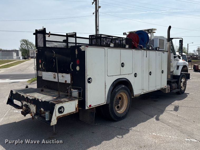 image for item FB8676 2011 International WorkStar 7400 utility / service truck