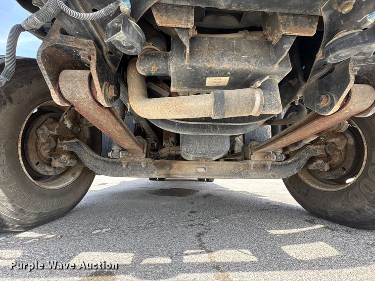 image for item FB8676 2011 International WorkStar 7400 utility / service truck