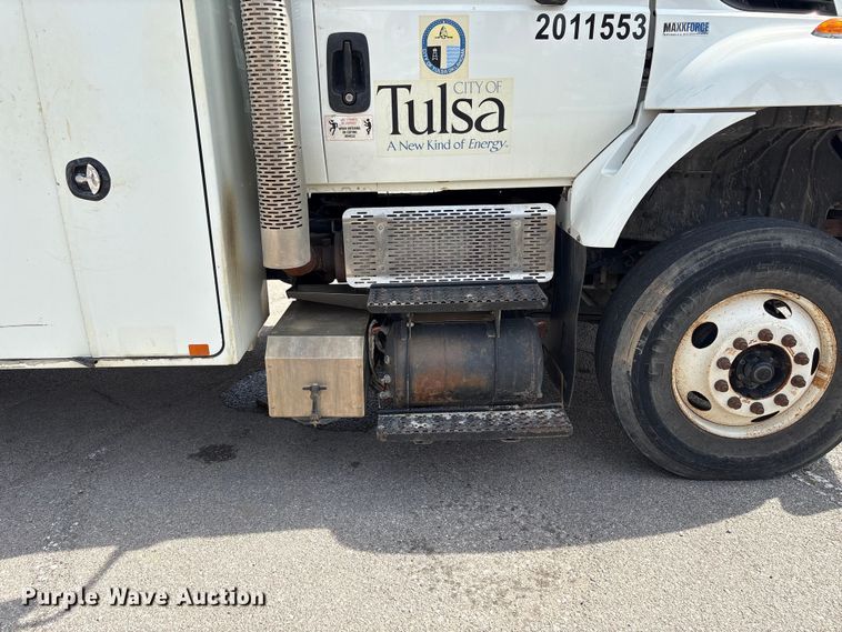 image for item FB8676 2011 International WorkStar 7400 utility / service truck