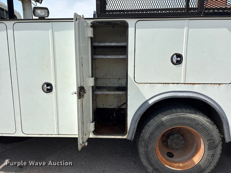 image for item FB8676 2011 International WorkStar 7400 utility / service truck