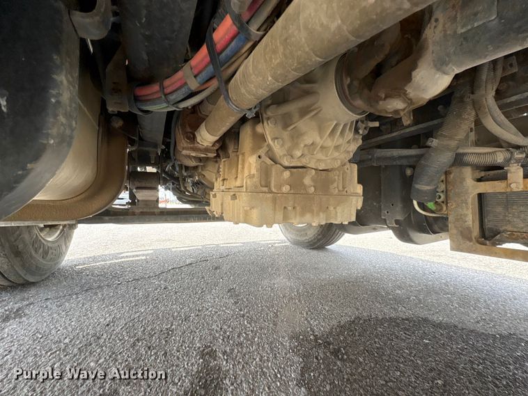 image for item FB8676 2011 International WorkStar 7400 utility / service truck