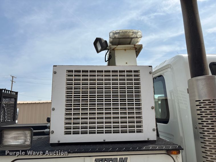 image for item FB8676 2011 International WorkStar 7400 utility / service truck