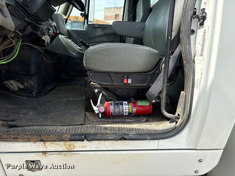 image for item FB8676 2011 International WorkStar 7400 utility / service truck