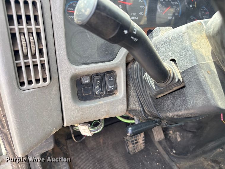 image for item FB8676 2011 International WorkStar 7400 utility / service truck