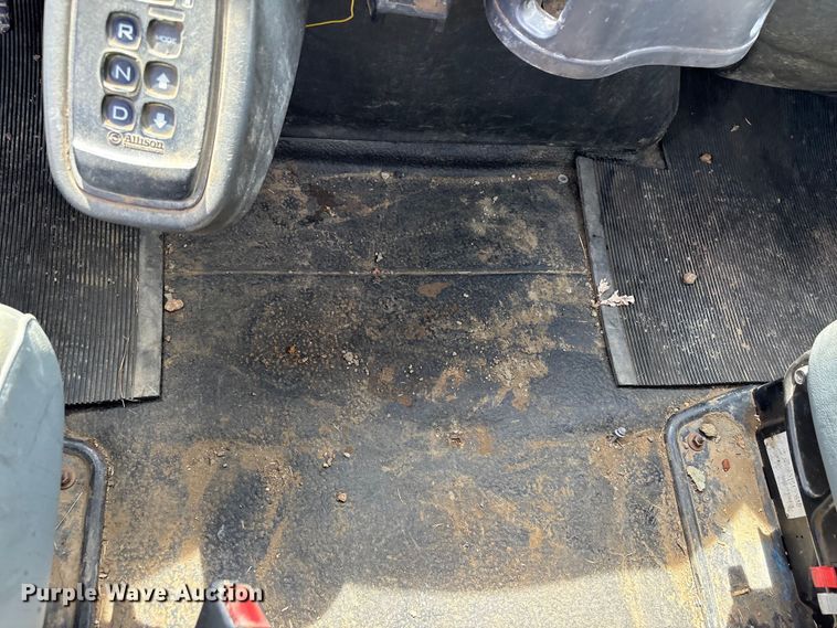 image for item FB8676 2011 International WorkStar 7400 utility / service truck