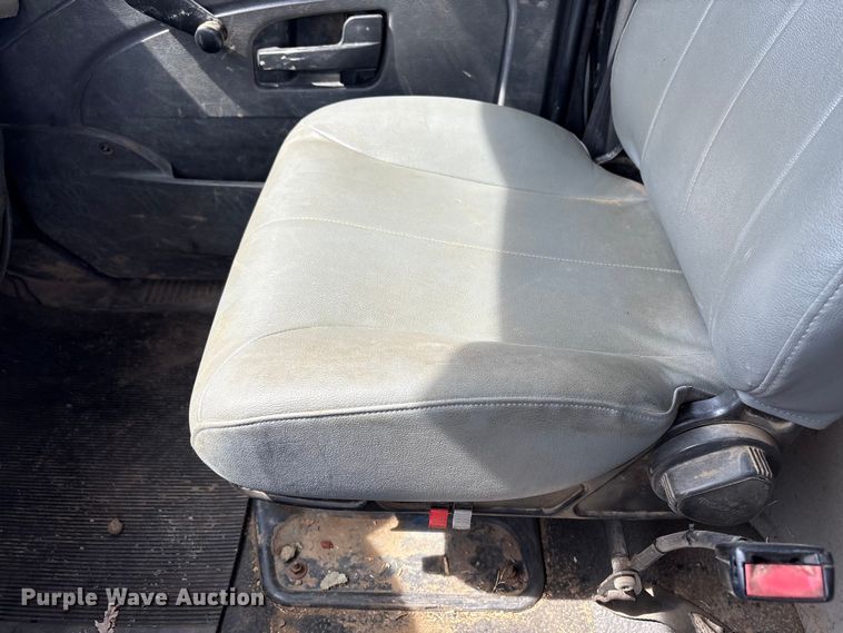 image for item FB8676 2011 International WorkStar 7400 utility / service truck