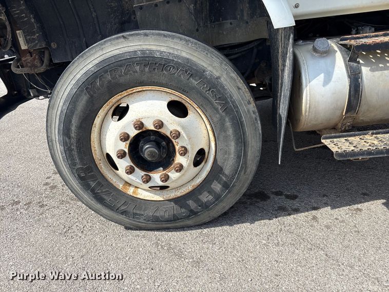 image for item FB8676 2011 International WorkStar 7400 utility / service truck