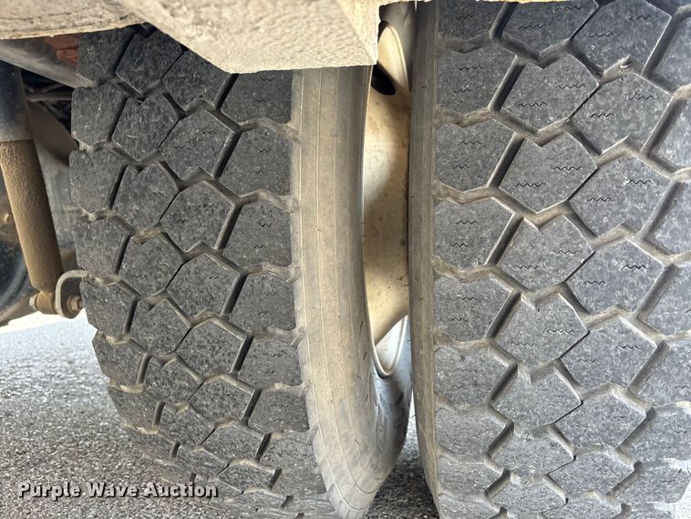 image for item FB8676 2011 International WorkStar 7400 utility / service truck