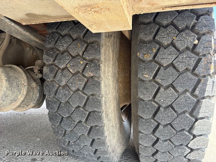 image for item FB8676 2011 International WorkStar 7400 utility / service truck