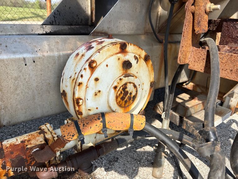 image for item FB8679 Swenson spreader