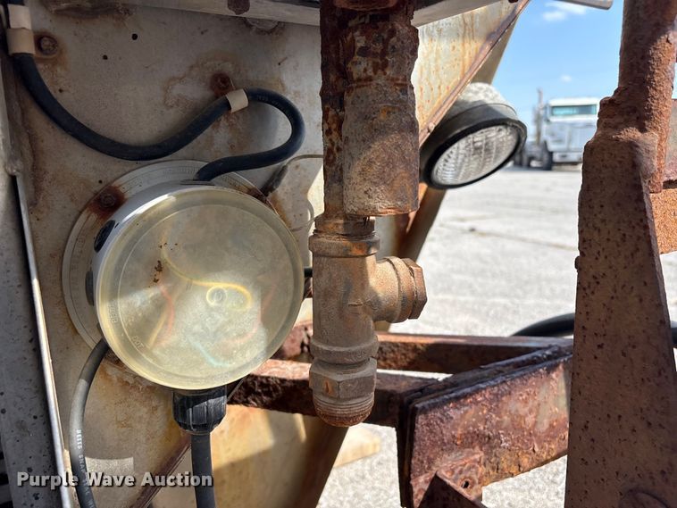 image for item FB8679 Swenson spreader