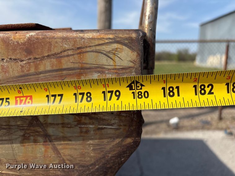 image for item FB8679 Swenson spreader