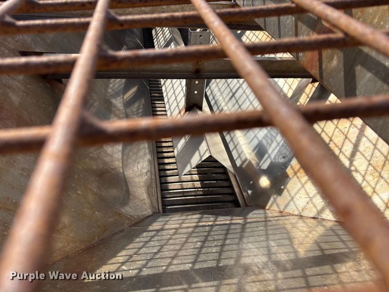 image for item FB8679 Swenson spreader