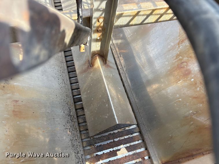 image for item FB8679 Swenson spreader