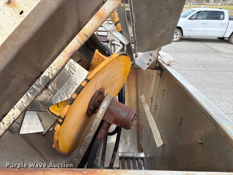 image for item FB8680 Swenson spreader