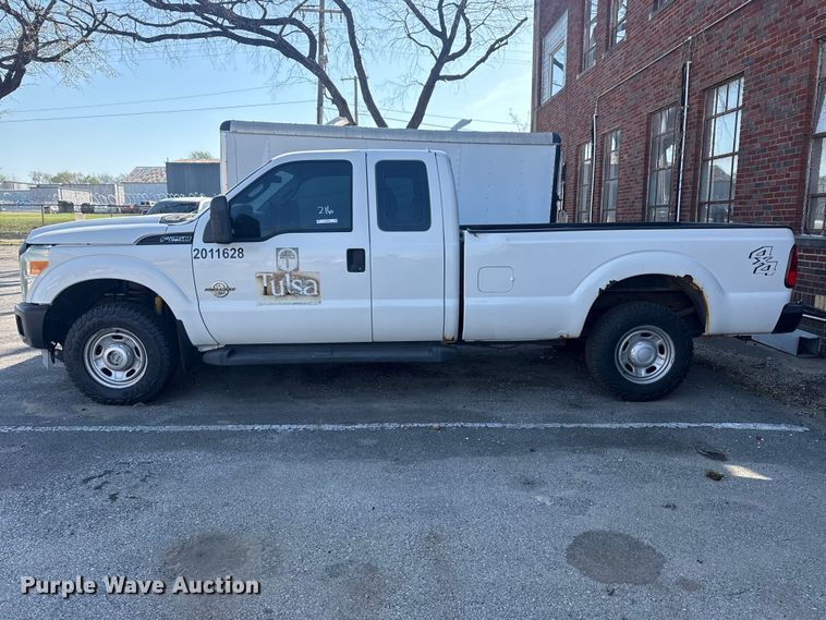 image for item FB8682 2011 Ford F250 Super Duty Ext. Cab pickup truck