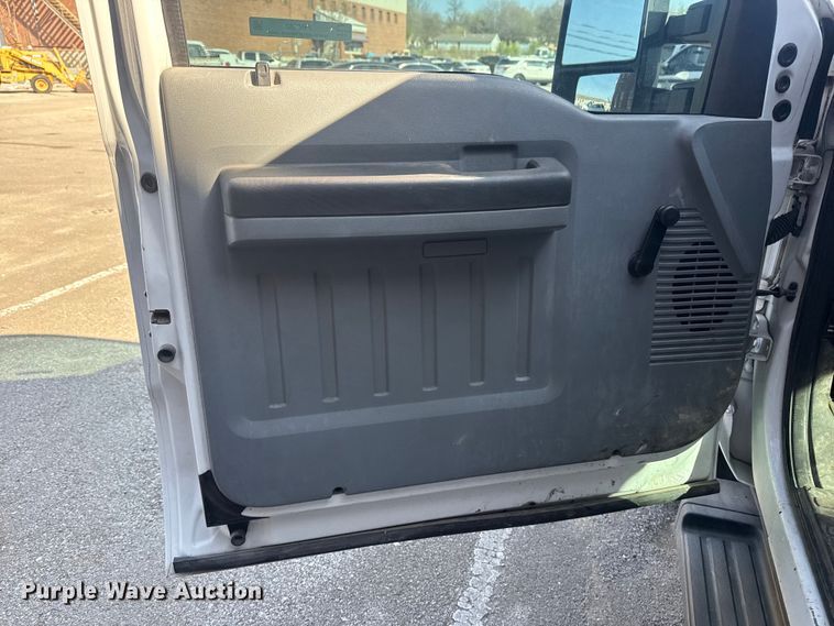 image for item FB8682 2011 Ford F250 Super Duty Ext. Cab pickup truck