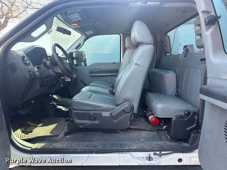 image for item FB8682 2011 Ford F250 Super Duty Ext. Cab pickup truck