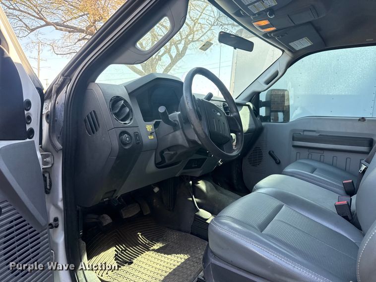 image for item FB8682 2011 Ford F250 Super Duty Ext. Cab pickup truck