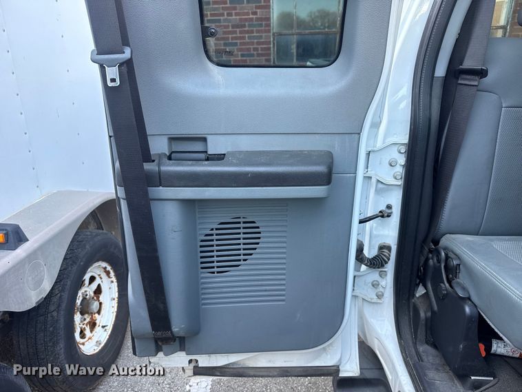 image for item FB8682 2011 Ford F250 Super Duty Ext. Cab pickup truck