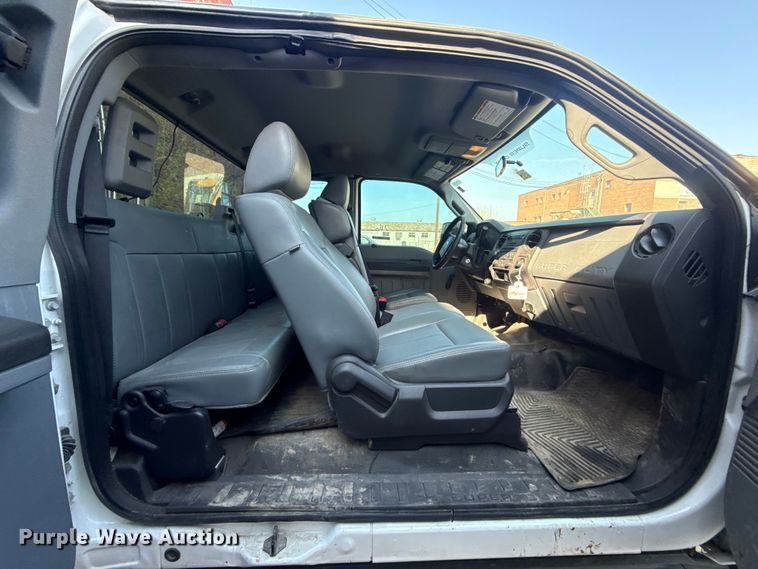 image for item FB8682 2011 Ford F250 Super Duty Ext. Cab pickup truck