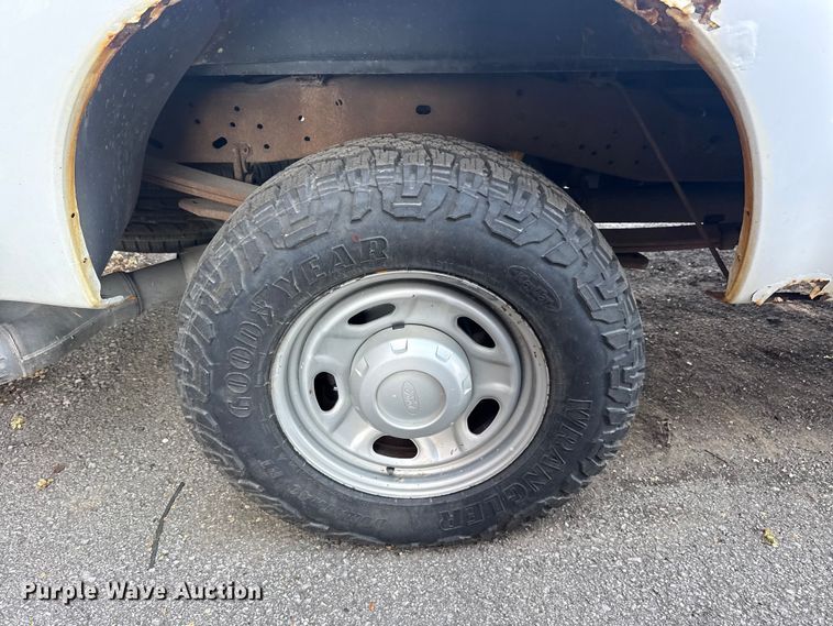 image for item FB8682 2011 Ford F250 Super Duty Ext. Cab pickup truck